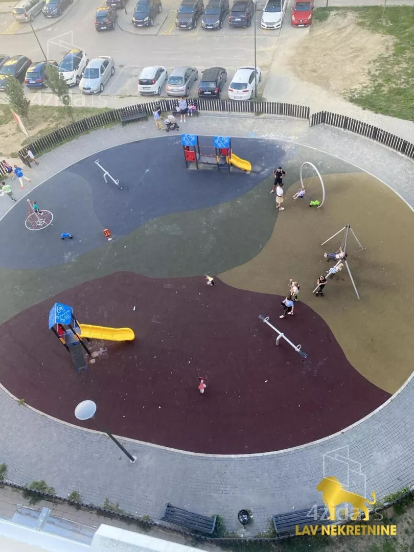 Četvoroiposoban stan | 4zida