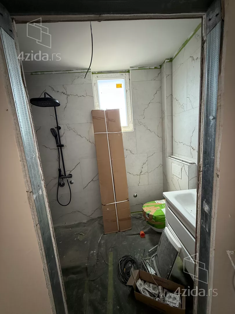 Šestosoban stan | 4zida