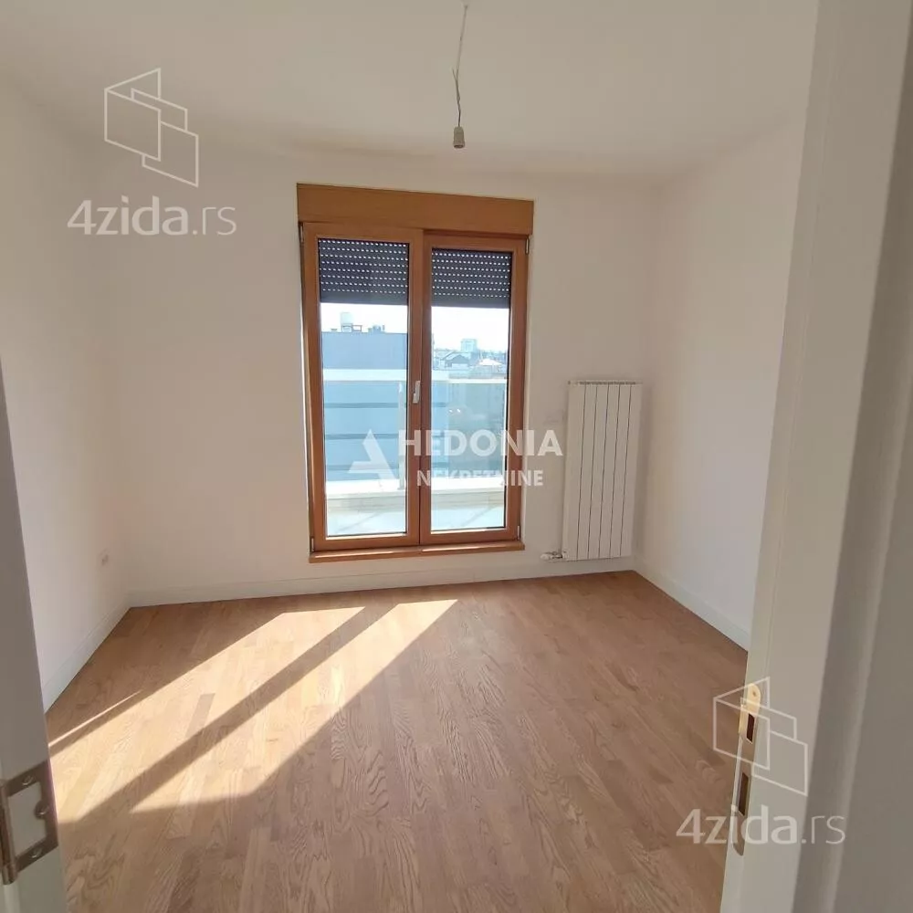 Četvoroiposoban stan | 4zida