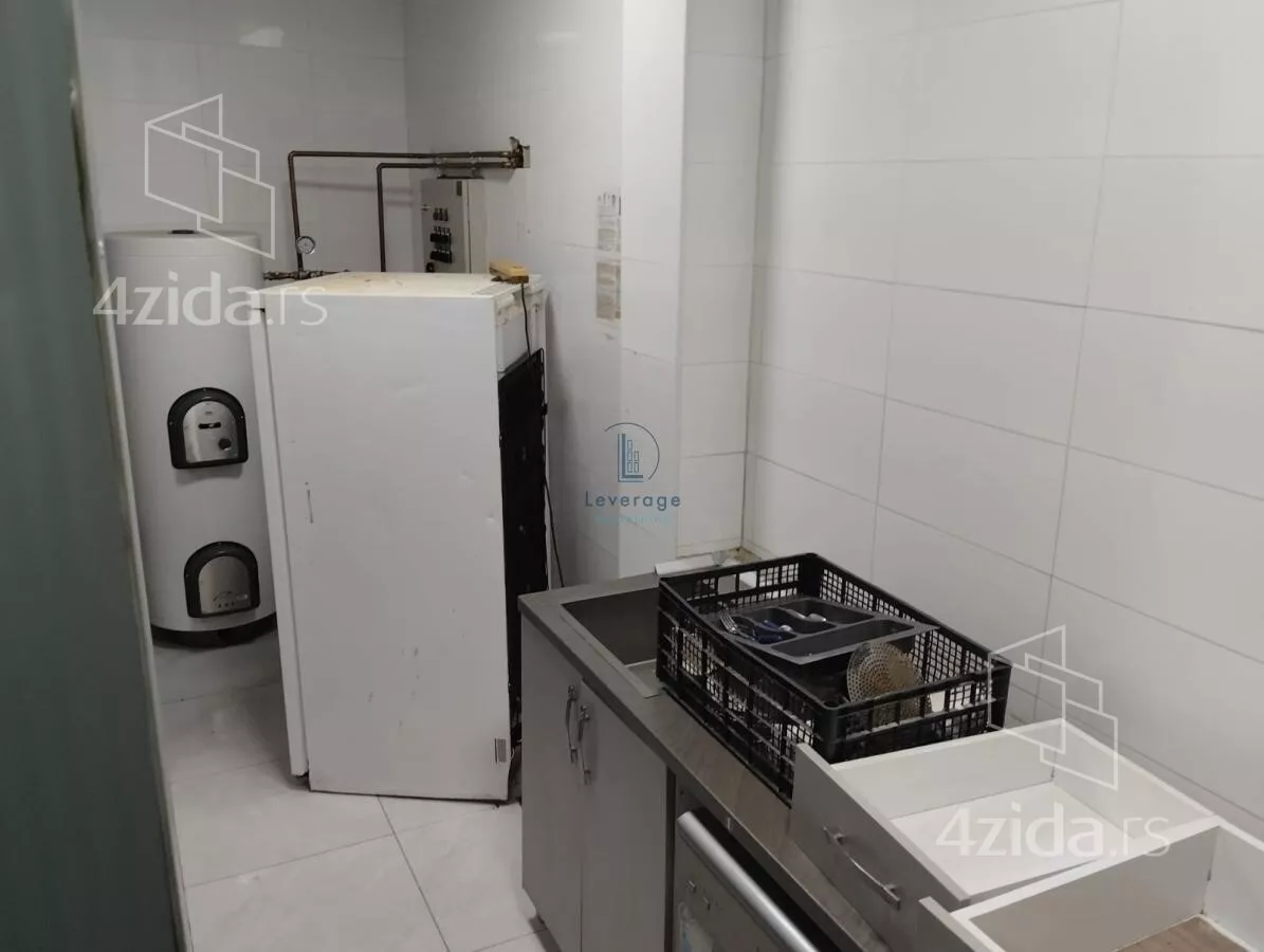 Šestosoban stan | 4zida