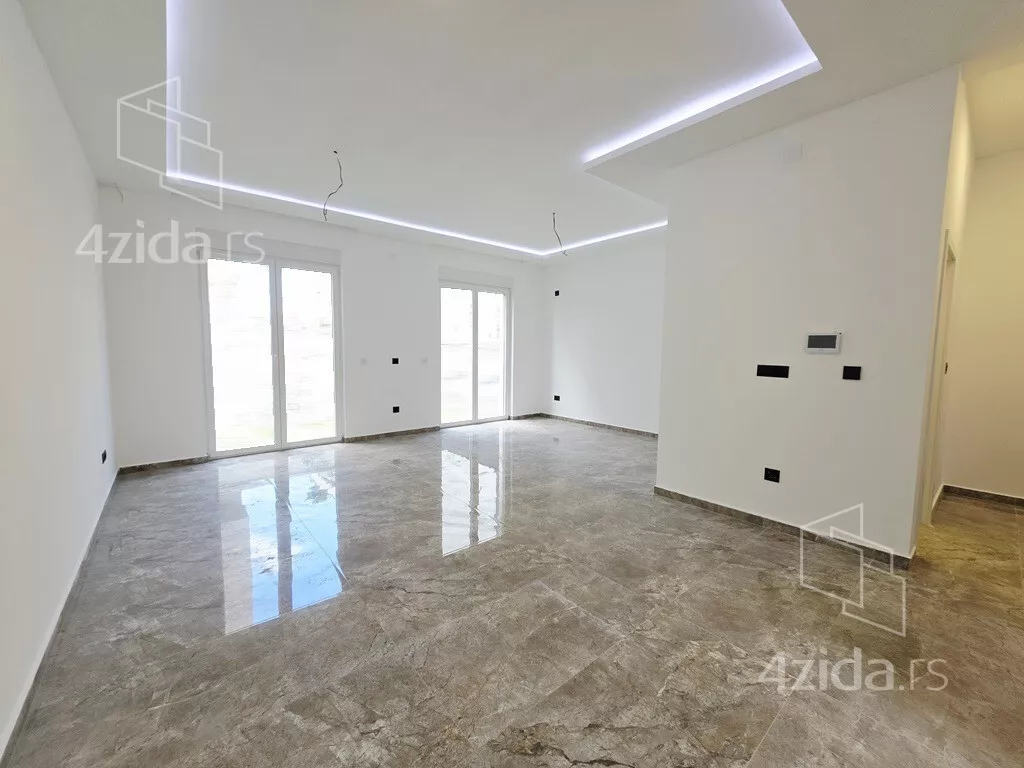 Četvoroiposoban stan | 4zida