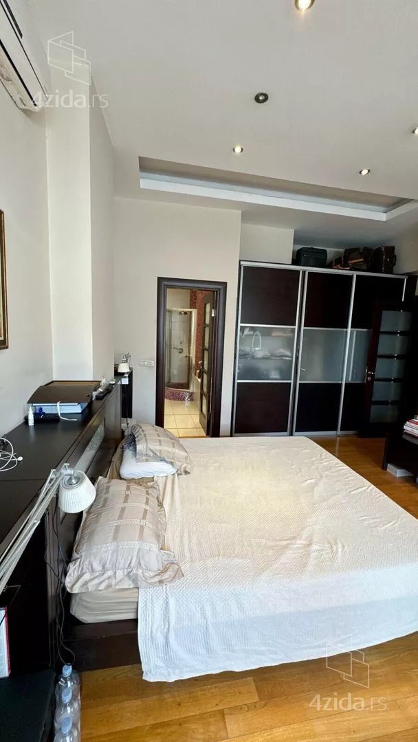 Petoiposoban stan | 4zida