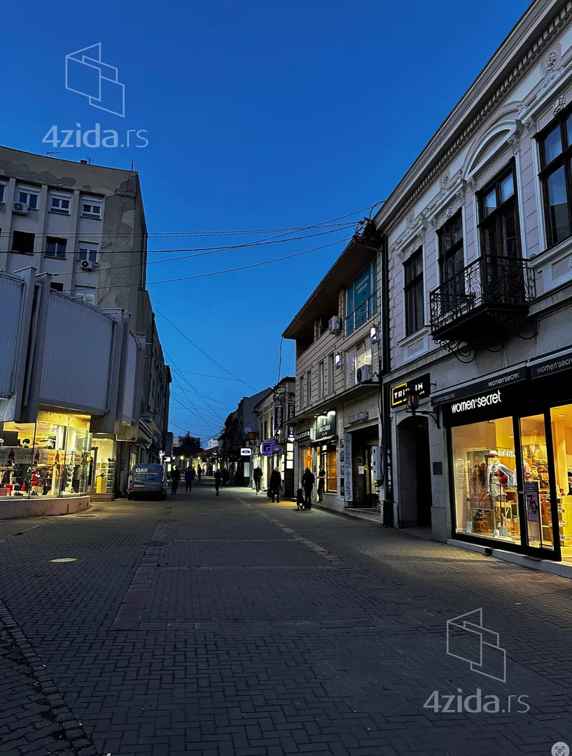 Lokal | 4zida