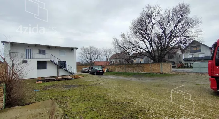 Poslovna zgrada | 4zida