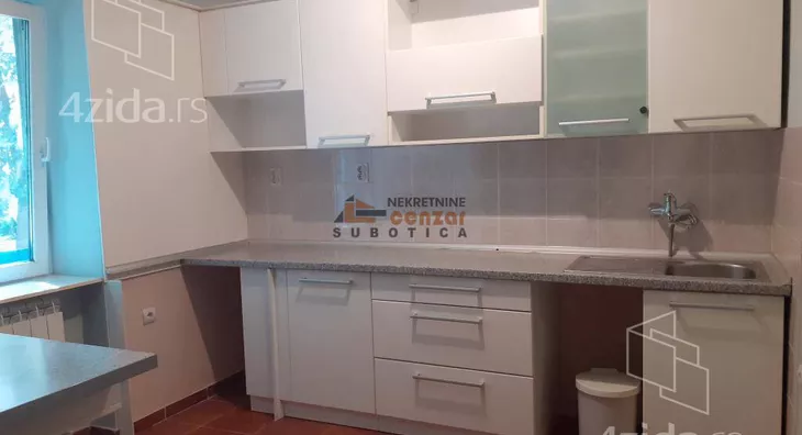 Šestosoban stan | 4zida