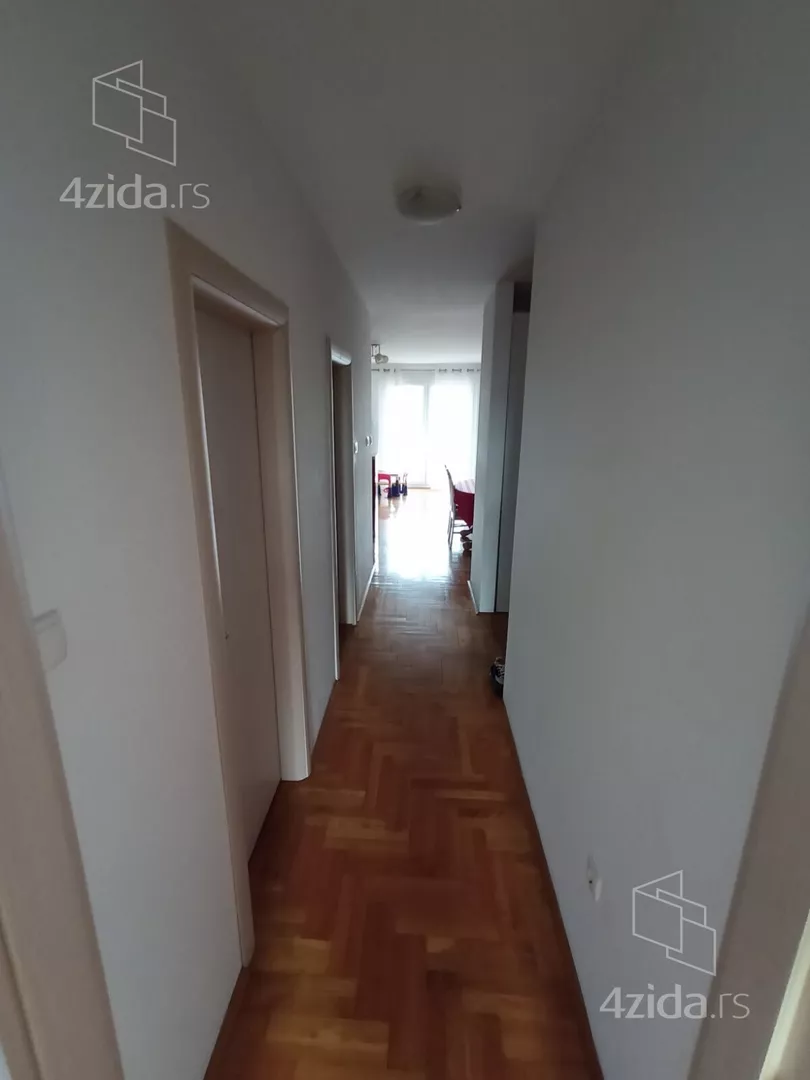 Troiposoban stan | 4zida