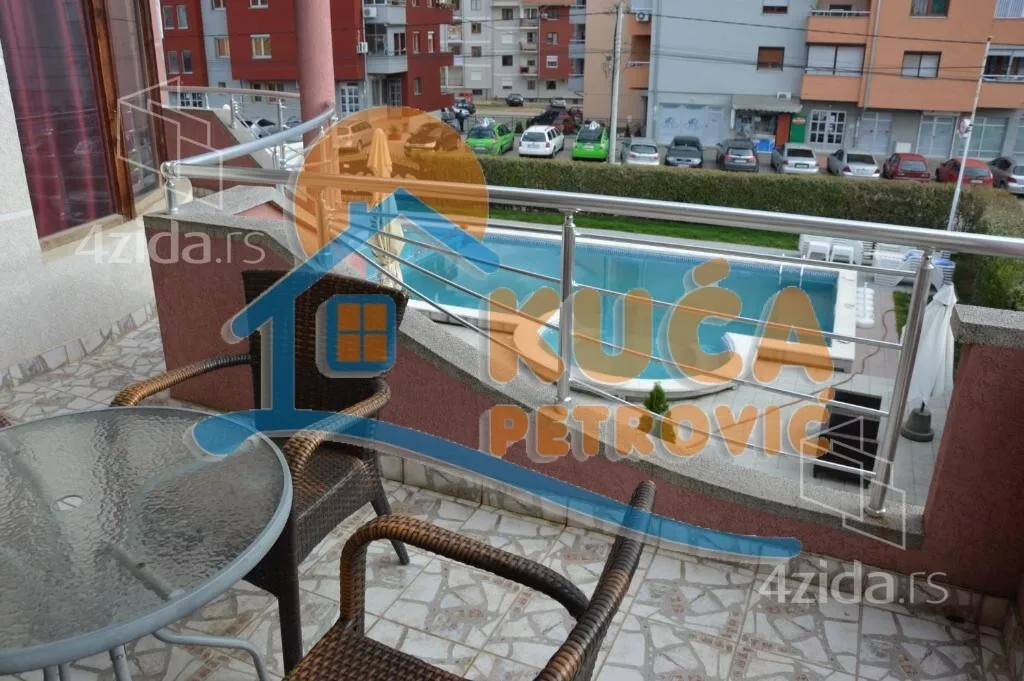 Troiposoban stan | 4zida