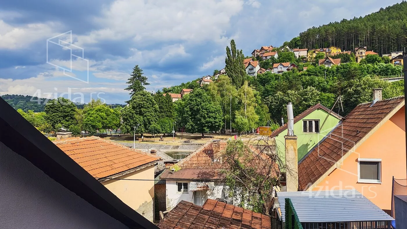 Četvoroiposoban stan | 4zida