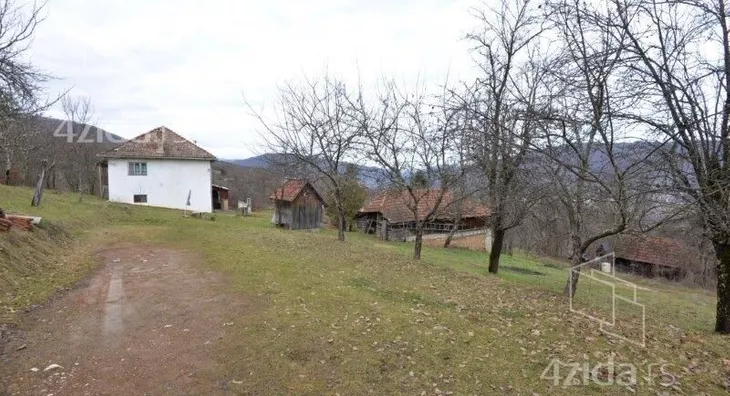 Plac | 4zida