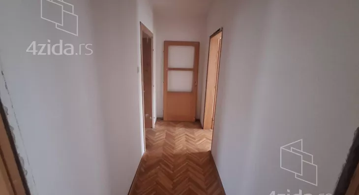 Četvoroiposoban stan | 4zida