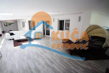 Cara Dušana | 4zida.rs
