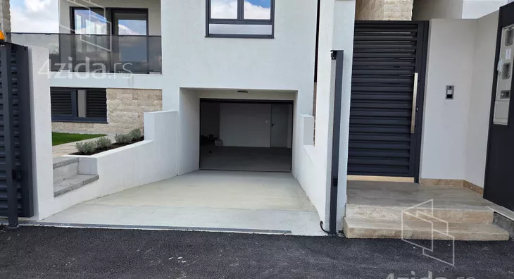 3-etažna kuća | 4zida