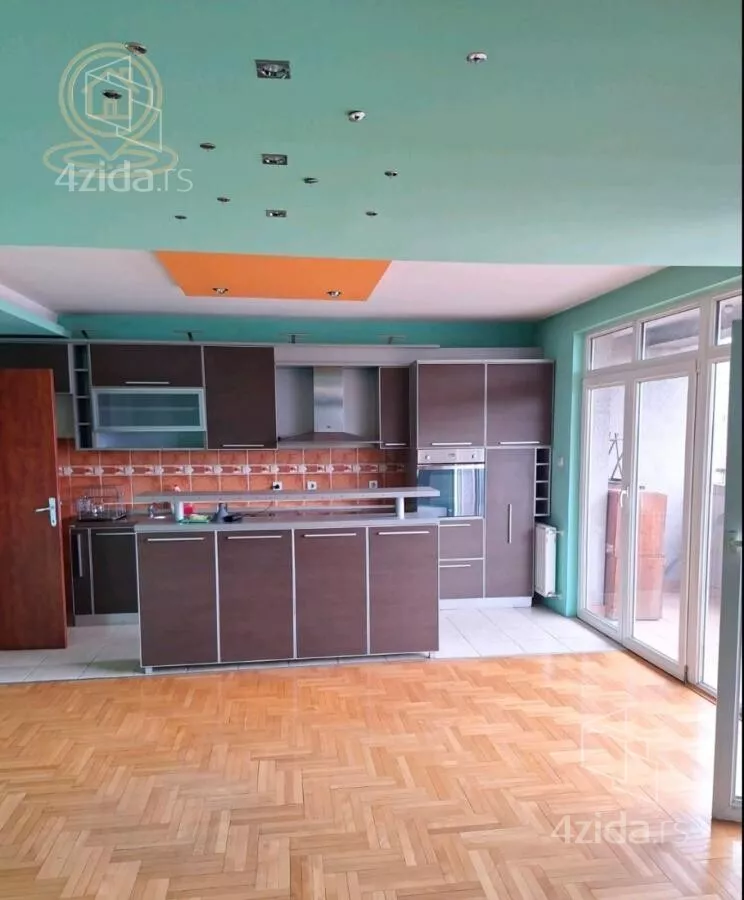 Troiposoban stan | 4zida