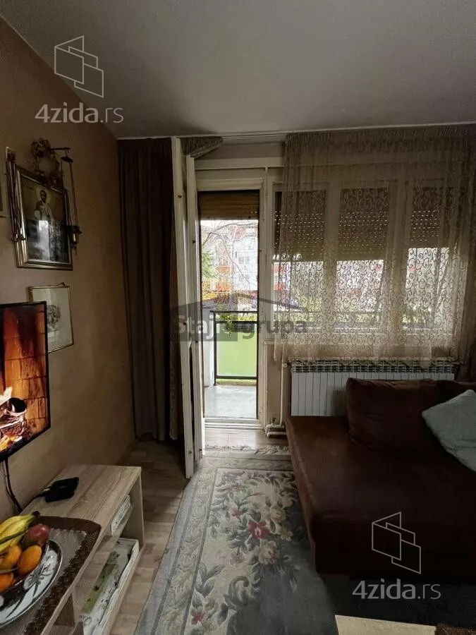 Šestosoban stan | 4zida