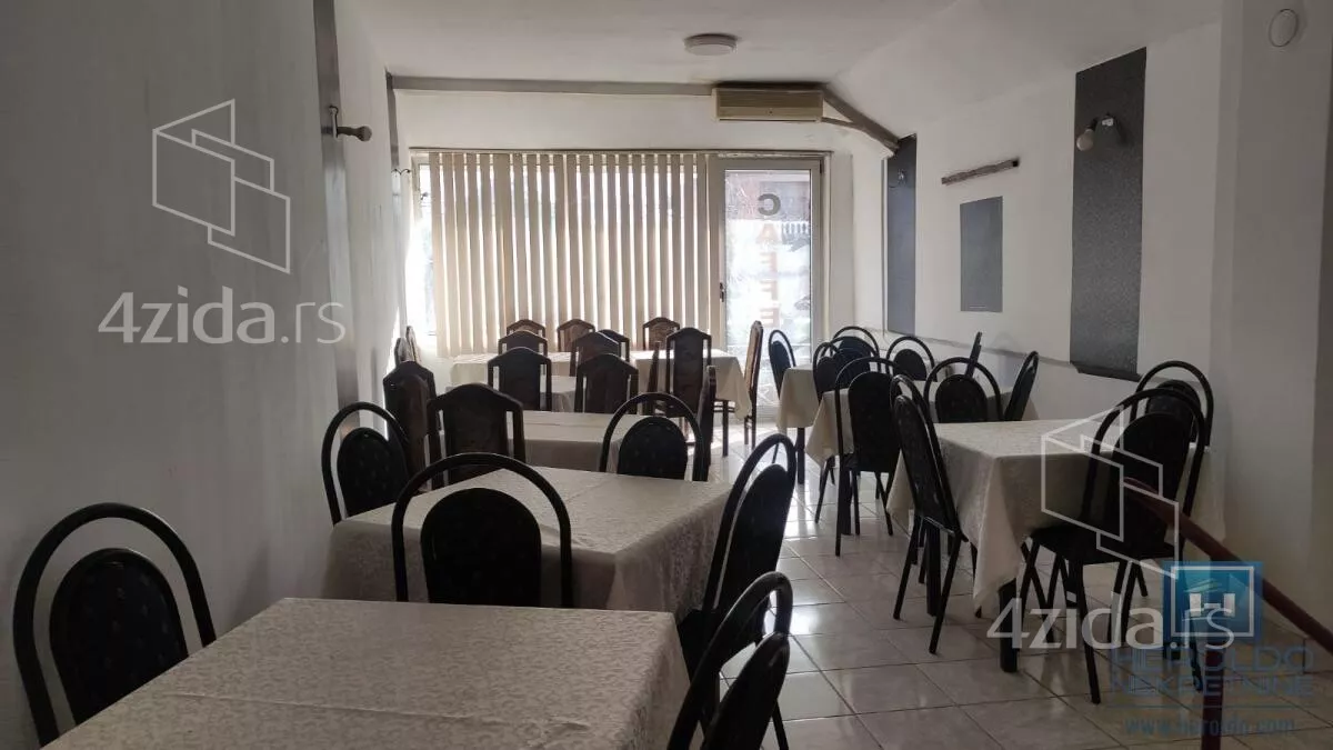 Poslovna zgrada | 4zida