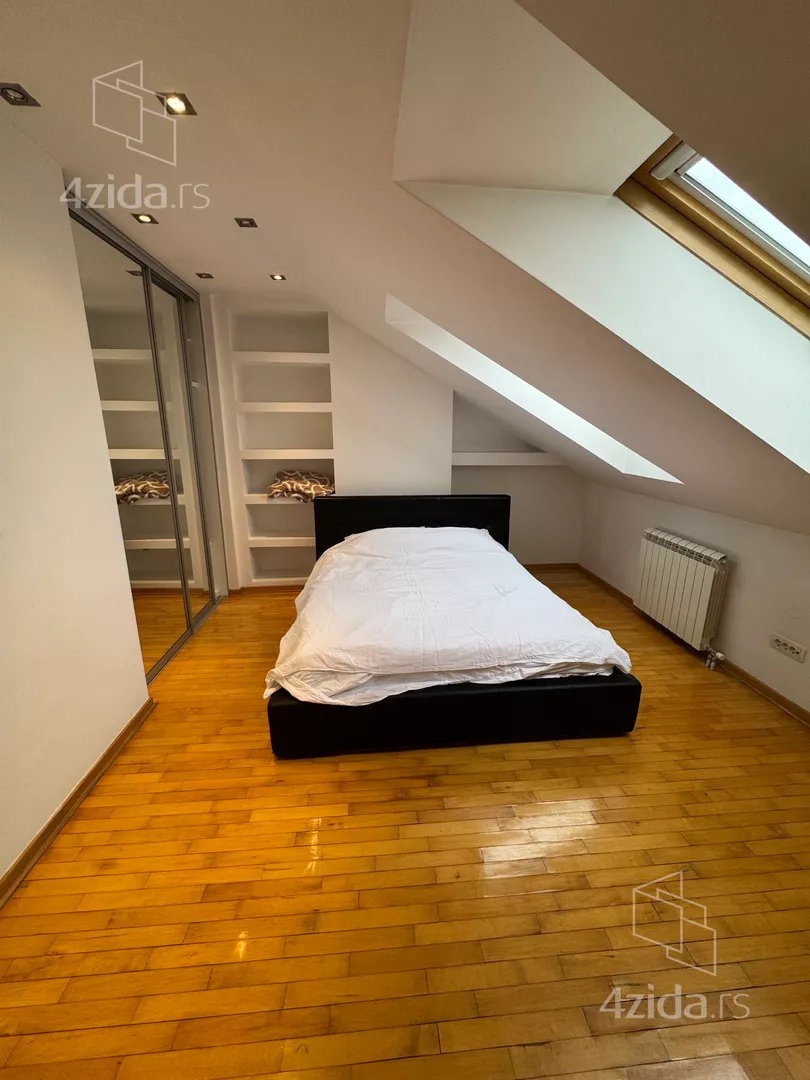 Četvoroiposoban stan | 4zida