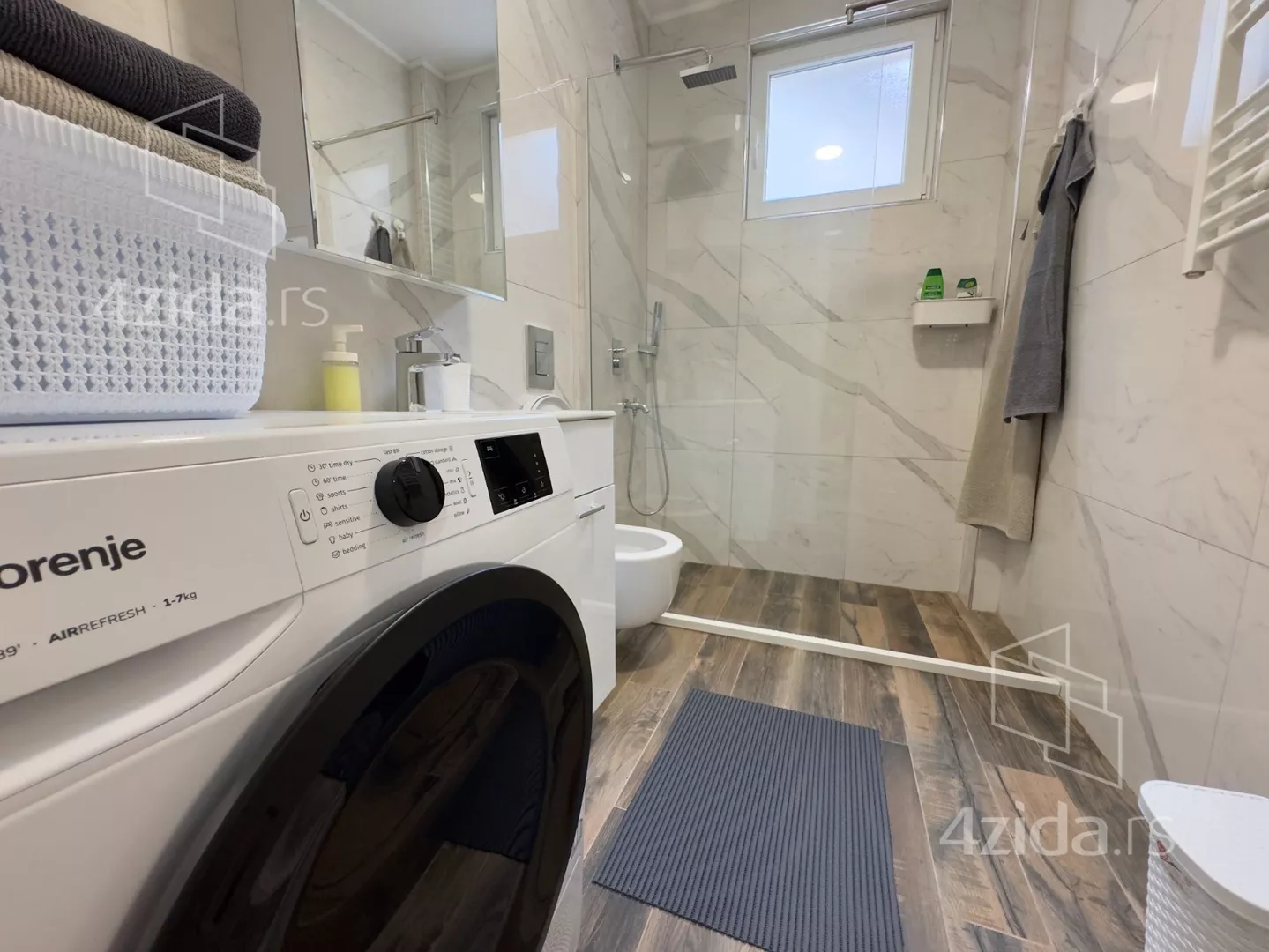 Troiposoban stan | 4zida