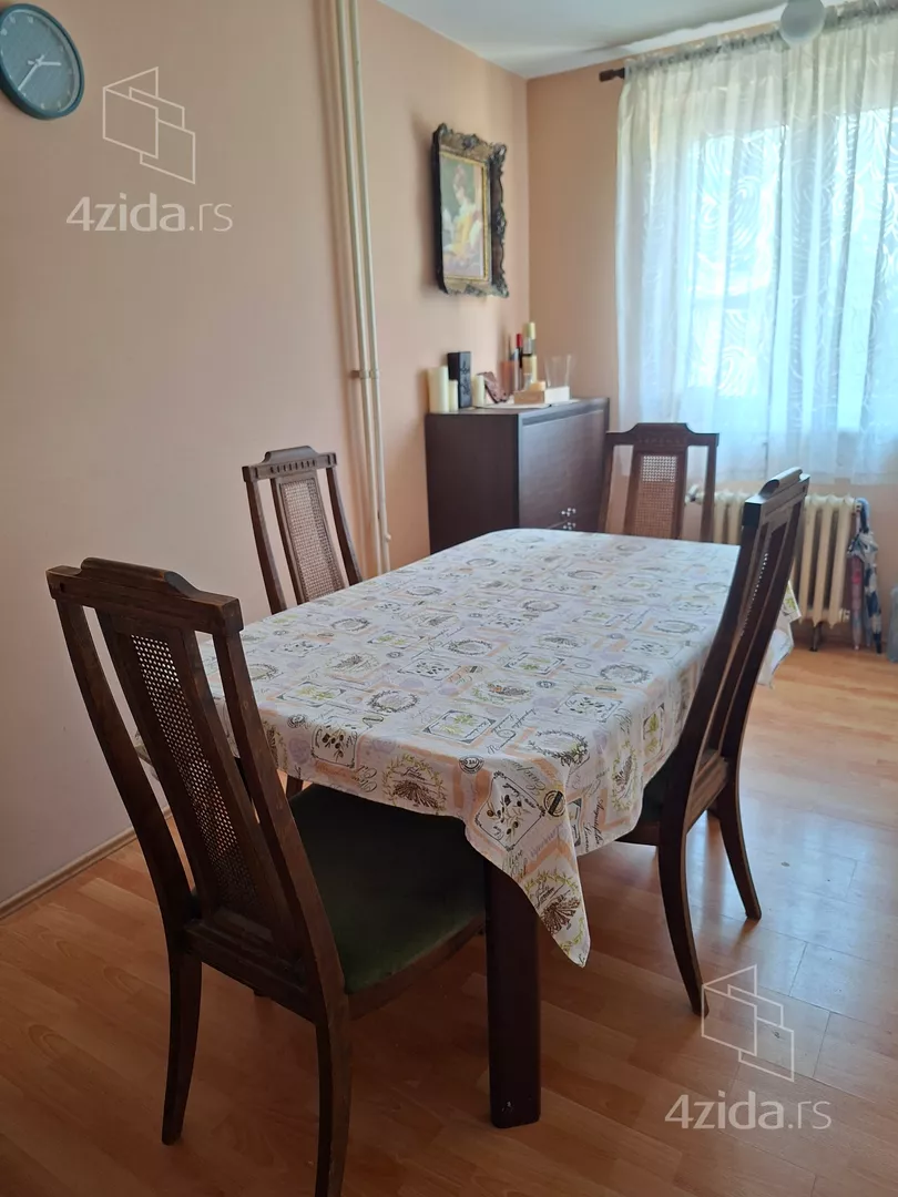 Troiposoban stan | 4zida