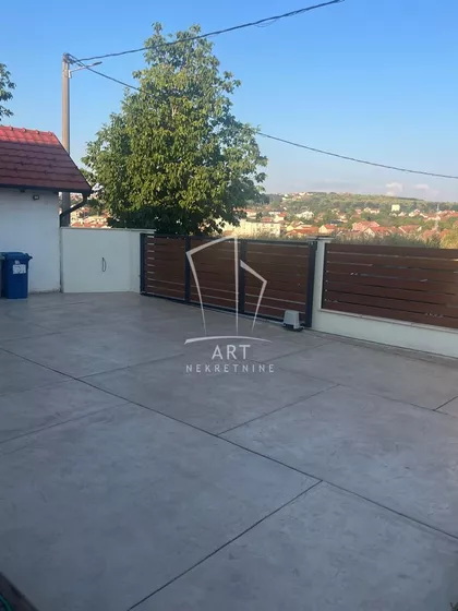 Cara Romanova | 4zida.rs