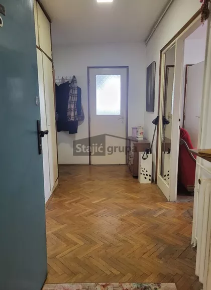 Pariske komune | 4zida.rs