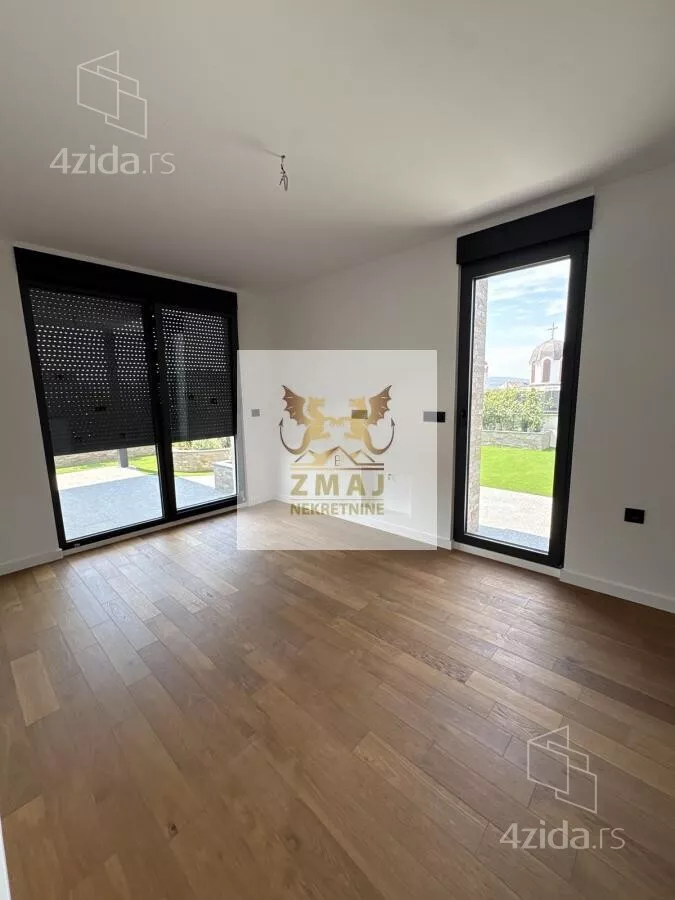 Šestosoban stan | 4zida