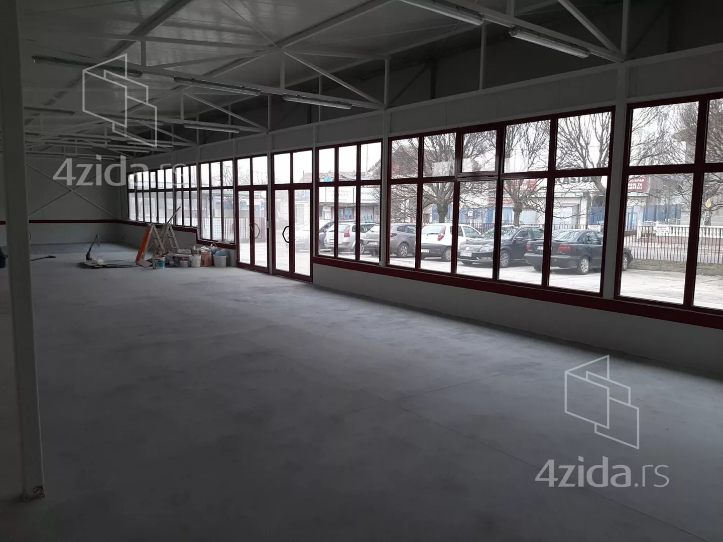 Poslovna zgrada | 4zida