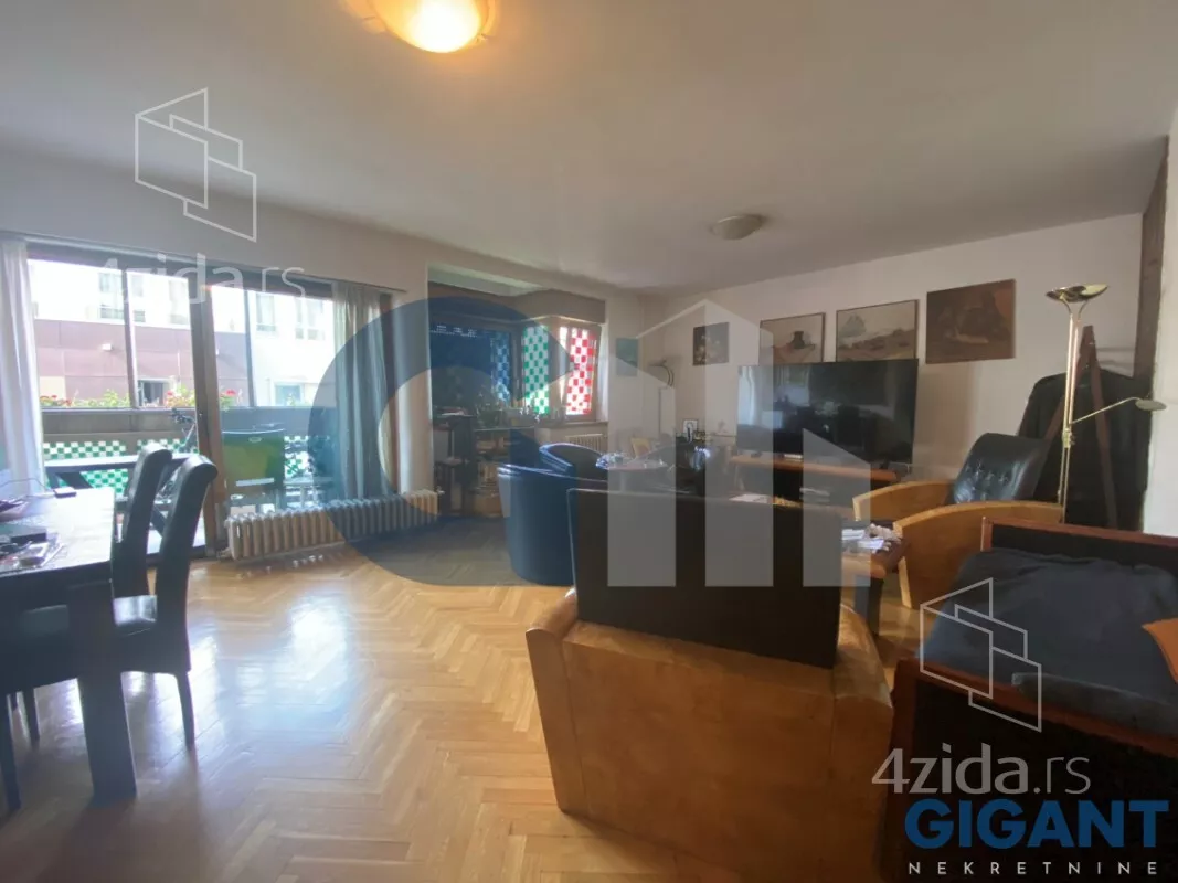 Četvoroiposoban stan | 4zida
