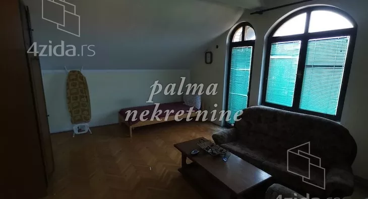 Poslovna zgrada | 4zida