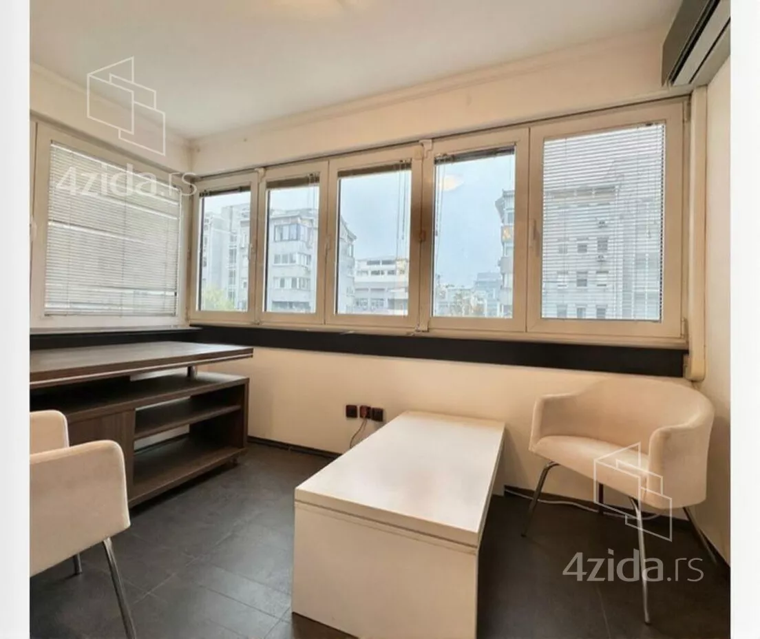 Sedmosoban stan | 4zida