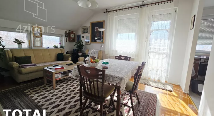 Troiposoban stan | 4zida