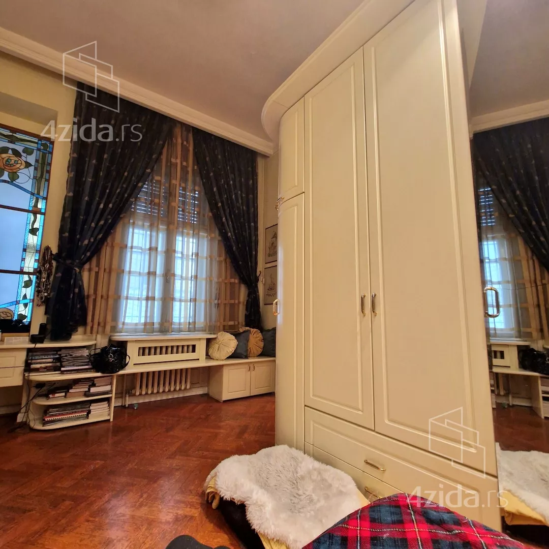 Šestosoban stan | 4zida