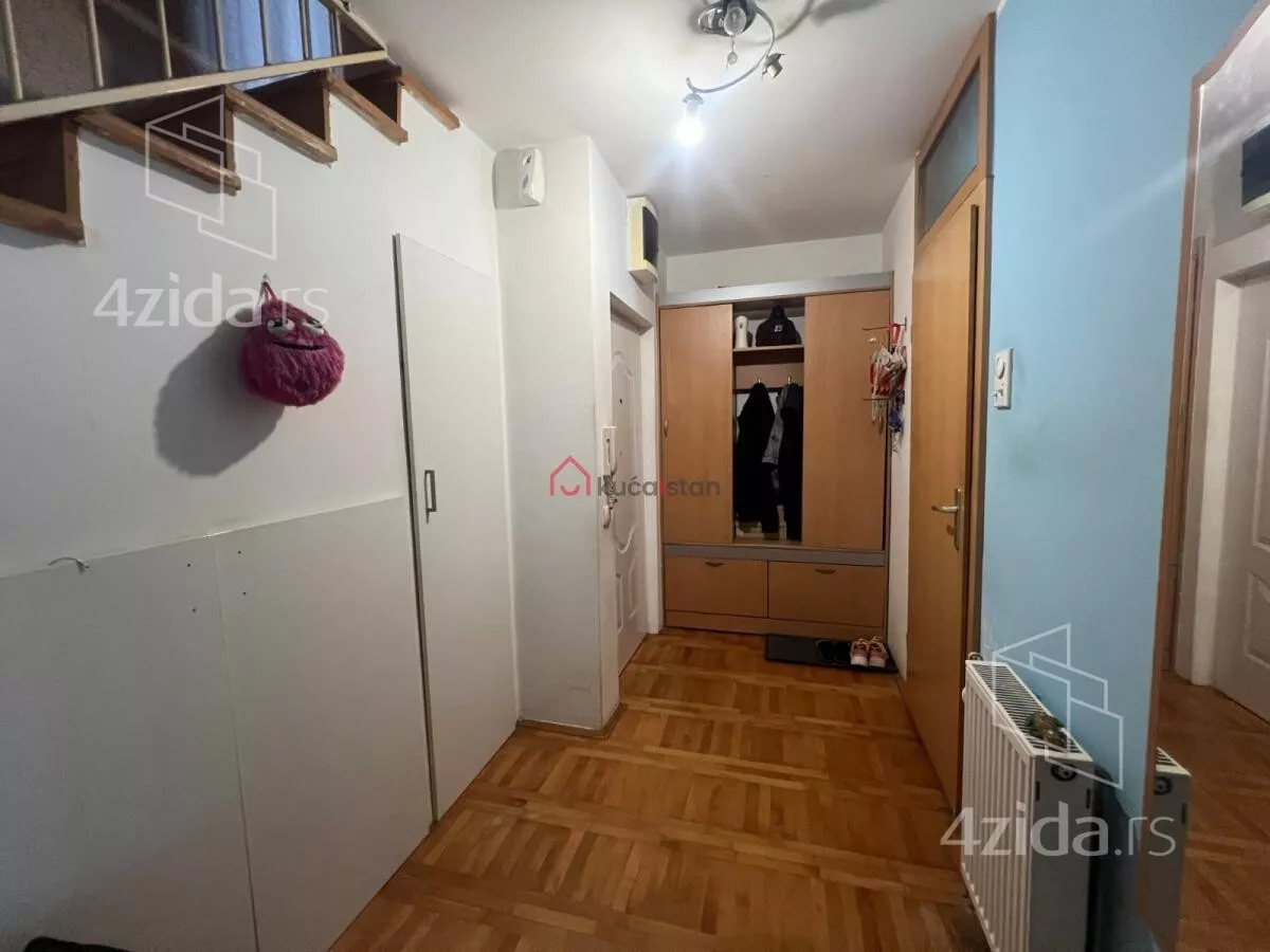 Petosoban stan | 4zida