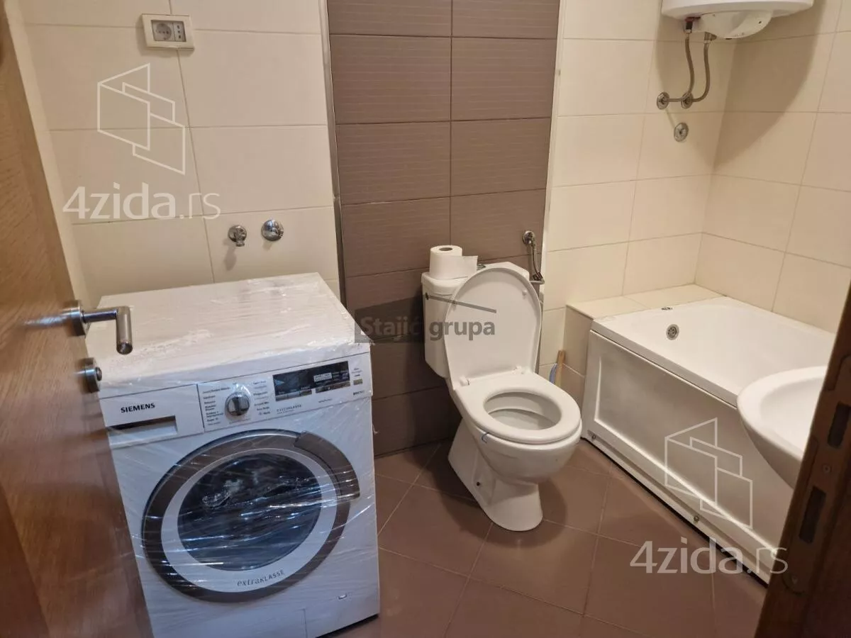 Petosoban stan | 4zida