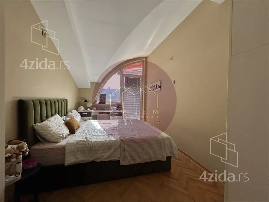 Petosoban stan | 4zida