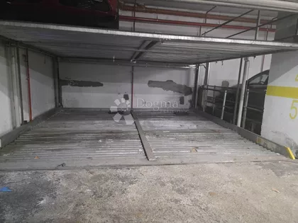 Cara Dušana | 4zida.rs