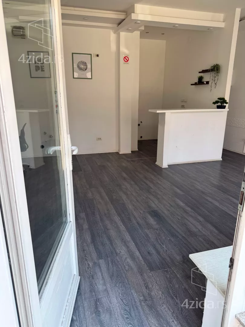 Lokal | 4zida