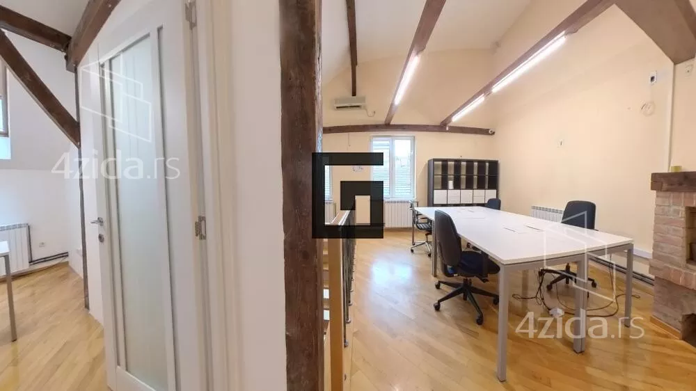 Šestoiposoban stan | 4zida