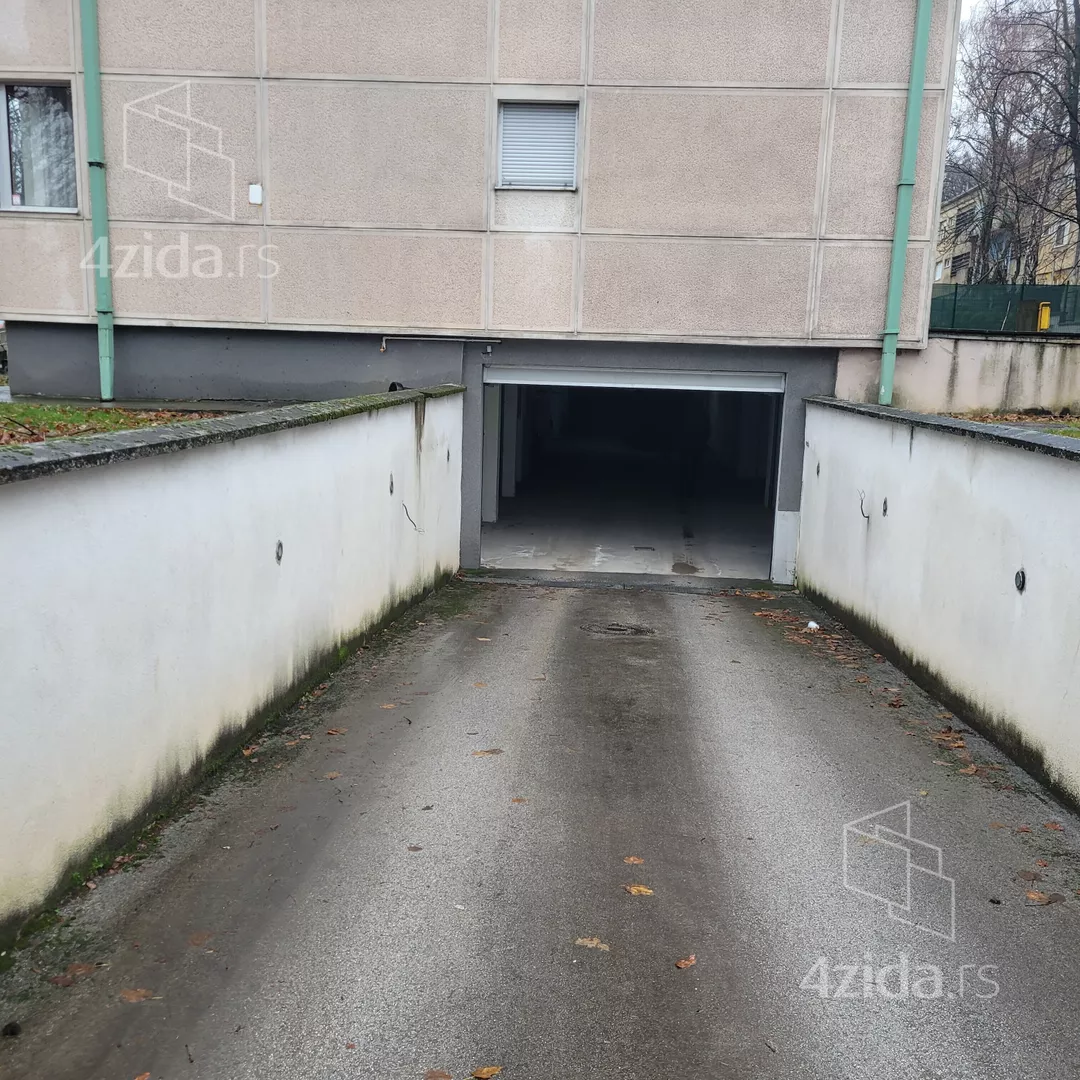 Garaža | 4zida