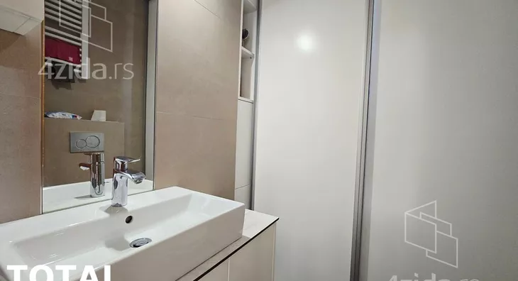 Sedmosoban stan | 4zida