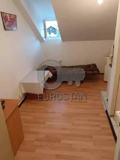 Ivana Milutinovića | 4zida.rs