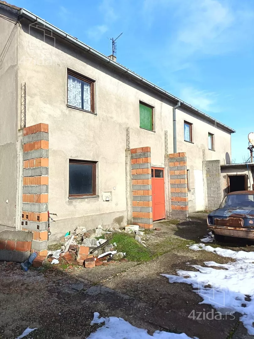 Poslovna zgrada | 4zida