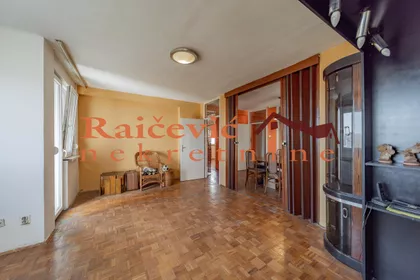 Mike Alasa | 4zida.rs