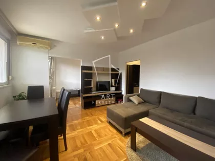 Ivana Mičurina | 4zida.rs