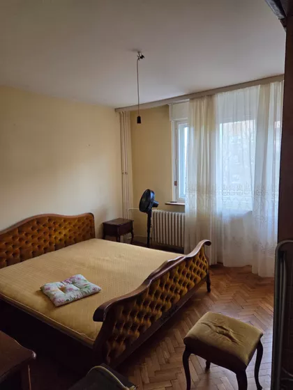 Ekonomski/Pravni Fakultet | 4zida.rs