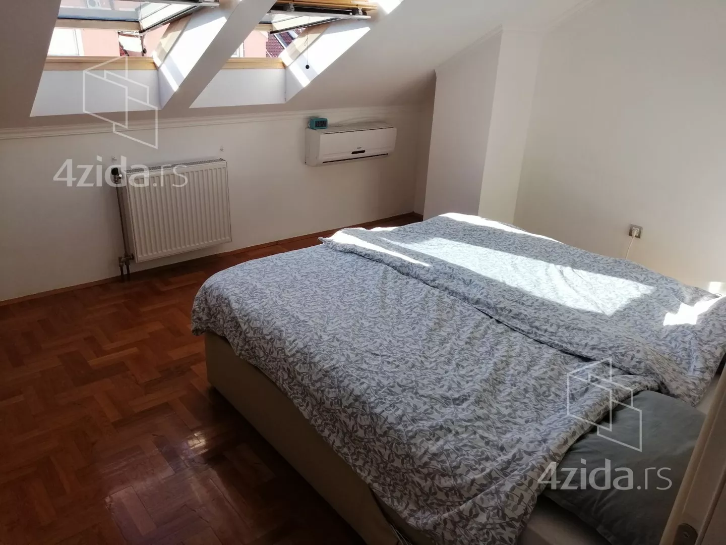 Četvoroiposoban stan | 4zida