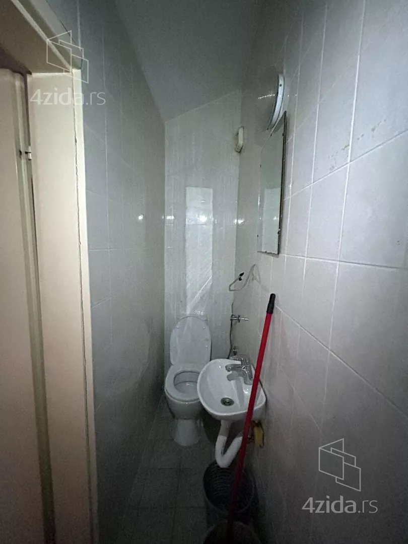 Četvoroiposoban stan | 4zida