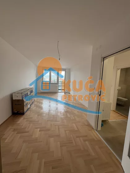Cara Dušana | 4zida.rs