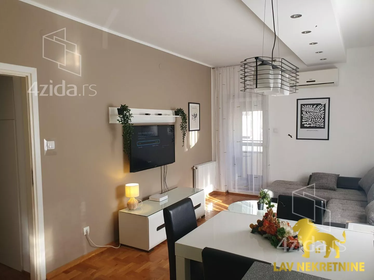 Jednoiposoban stan | 4zida