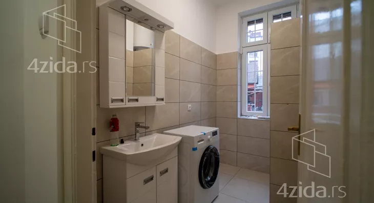 Petosoban stan | 4zida