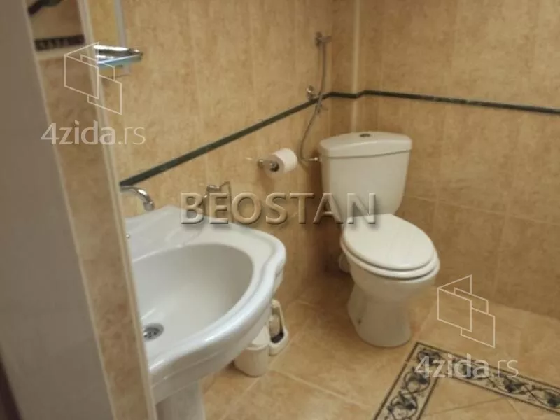 Četvoroiposoban stan | 4zida